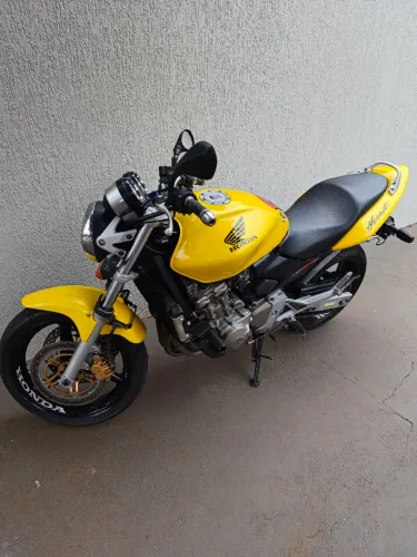 Hornet carburada 