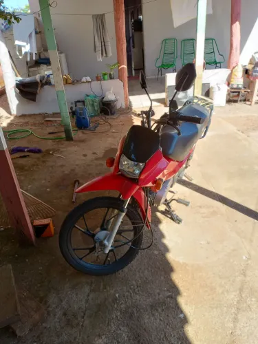 Vendo pop 100 motinha toda revisada motor tem 4 meses que foi feito