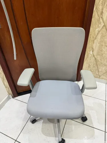 cadeira haworth zod super conservada