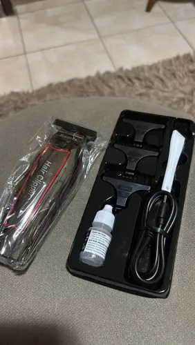 Máquina de corte e acabamento
