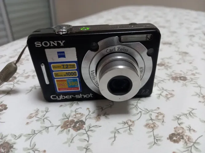 Câmera digital Sony Cyber Short 7.4 MP usada