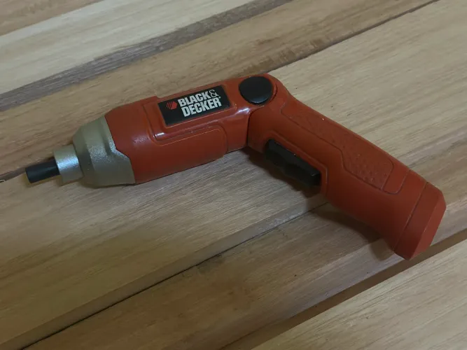 Parafusadeira Black & Decker sem fio