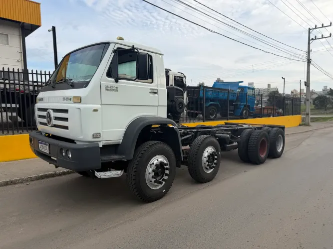 Vw 26260 bi truck traçado 8x4