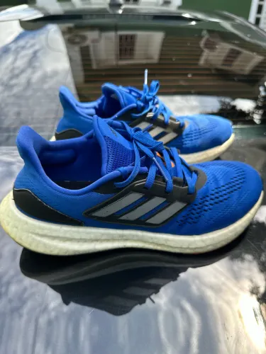 Tenis adidas pureboost