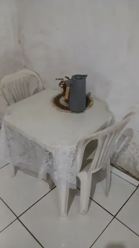 MESA E CADEIRAS