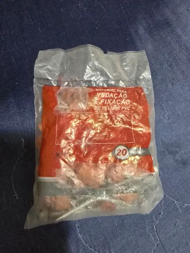 Parafusos de fixação para telhas pvc