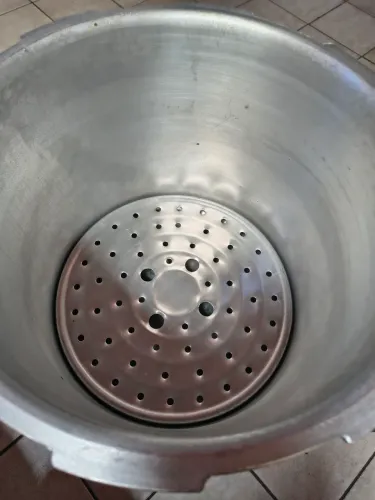 Panela de pressão 24 litros