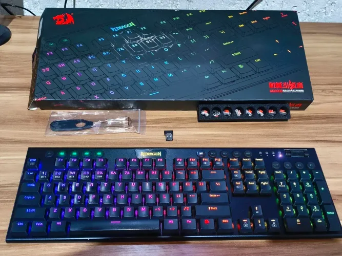 Teclado ReDragon K618RGB