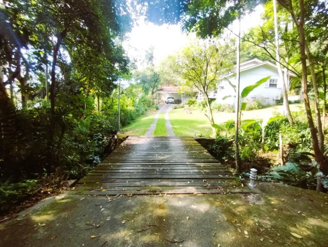 Area de 2.200 m² a venda no Canto da Lagoa