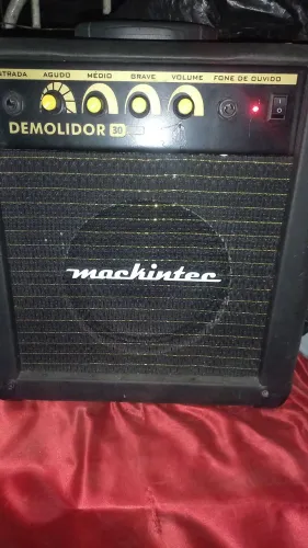 Amplificador demolidor 220v seminovo 400,00