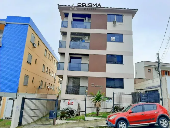 2 dormitórios de frente, sacada com churrasqueira, cozinha com balcão pia e gara
