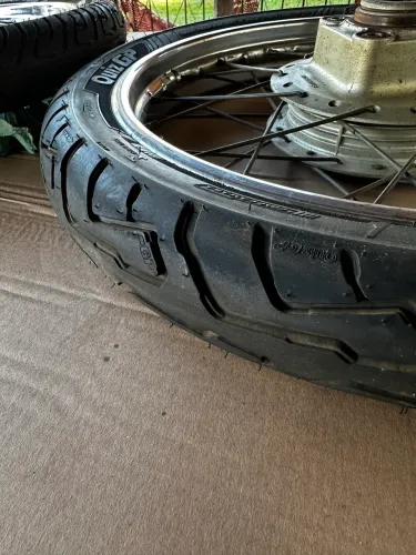 Roda Honda original com pneu