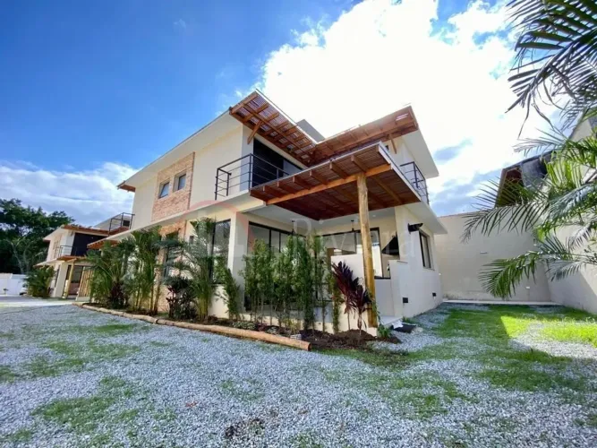 Casa a Venda na praia de Maresias, Localização privilegiada em Condomínio Fechado a 600 Me
