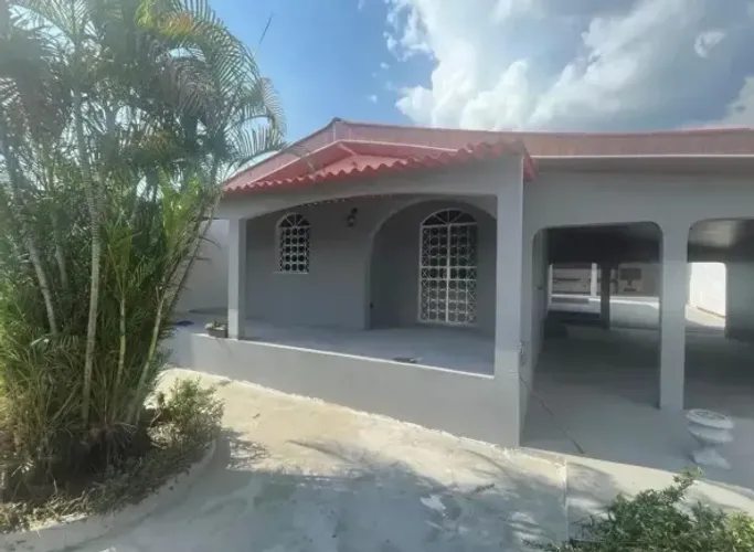 Casa 2 quartos 3 banheiros 4 vagas -Uberaba - MG