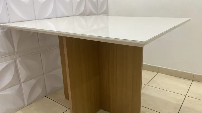 Mesa de 4 cadeiras