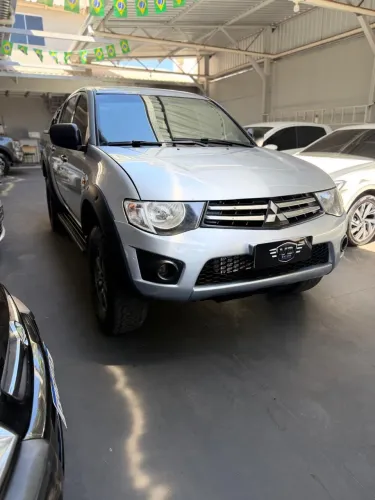 Mitsubishi L200 Triton GLS 3.2 CD TB Int.diesel MEC 2015