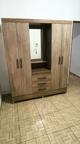Guarda roupa de solteiro