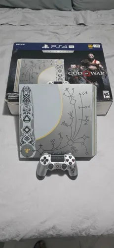 Console PS4 PRO Edição Limitada God Of War 1TB (PlayStation 4 Pro 1TB)