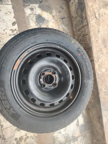 Jogo de rodas Volkswagen e Chevrolet pneus 185 65 aro 15 xbri SÓ $2.000