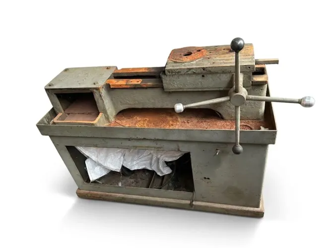 Vendo estrutura/Carcaça de torno mecânico
