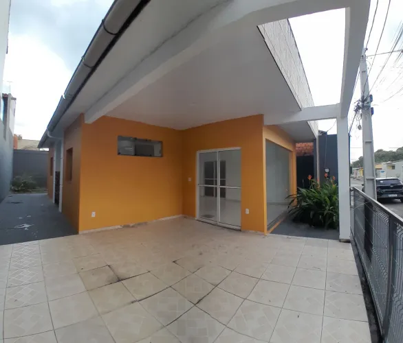 Vendo Casa em Condomínio Fechado