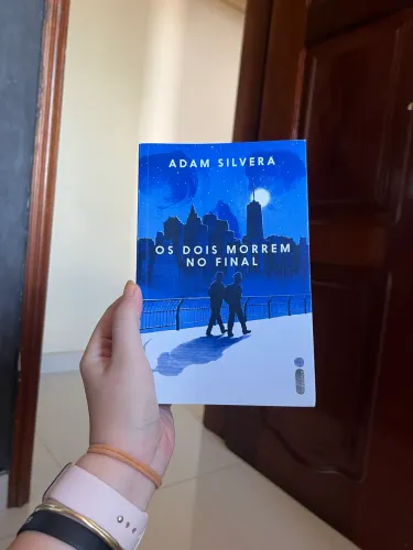Livro os dois morrem no final 