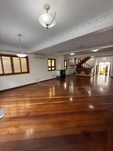 Casa à venda e para alugar em Santana de Parnaíba, Alphaville, com 4 quartos, com 280 m²