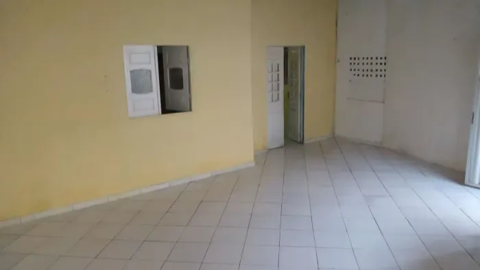 Alugo casa em aldeia, chã de cruz 