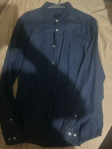 camisa jeans, manga longa. Nova. Nunca usada, na etiqueta.