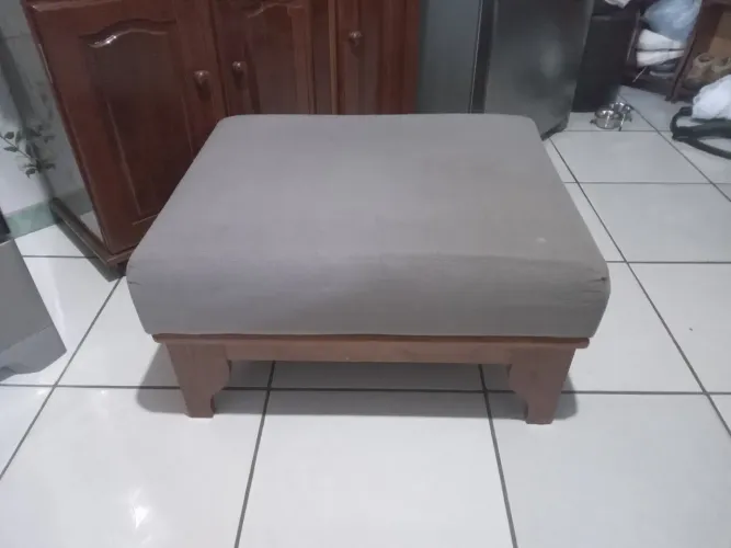 Puf pés de agelim 