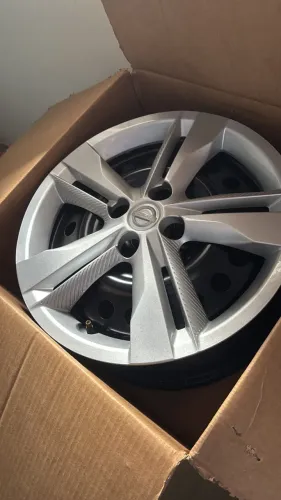 Vendo 4 rodas de ferro Originais Nissan kicks , Furação 4x100 Aro 16 com calotas