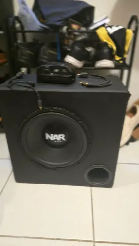 Subwoofer NAR de 10' 200W RMS  novinho, pouco usado 