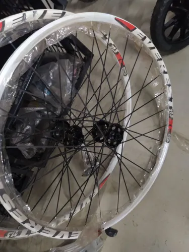 Rodas Vzan Everest XC 27.5 novas