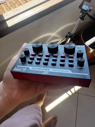 Mesa de Som Soundvoice Soundcasting-300 Lite