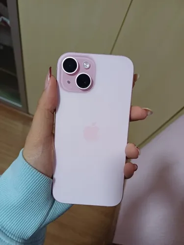 iPhone 15 rosa em perfeito estado menos de 6 meses de uso