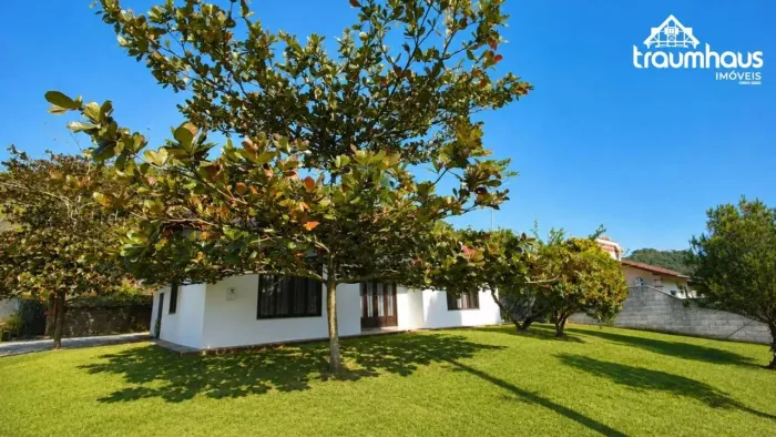 Casa com 3 dormitórios à venda, 168 m² por R$ 620.000,00 - Centro - Massaranduba/SC