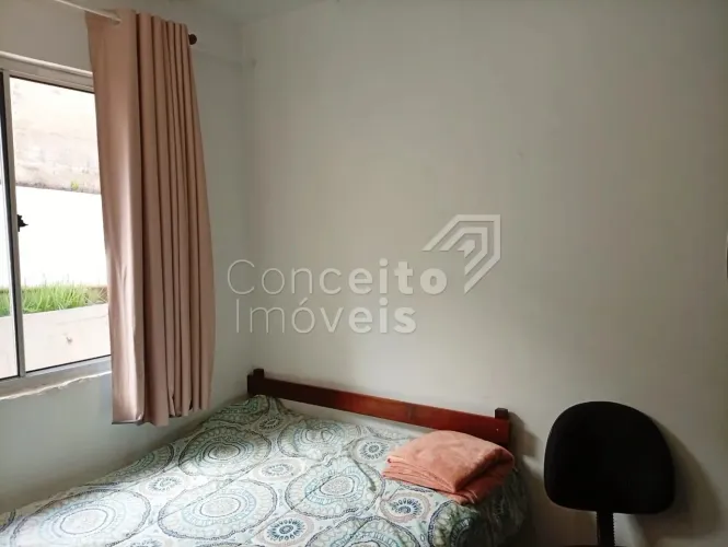 Casa a venda em condomínio fechado 