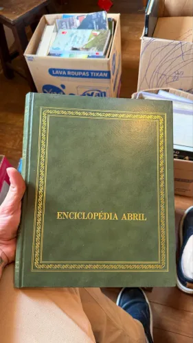 Enciclopédia Abril Completa - 13 Volumes + 2 Dicionários Biográficos
