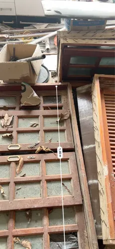 Vitro de madeira / Janela de madeira