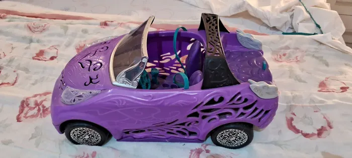 Carro conversível Monster High Scaris