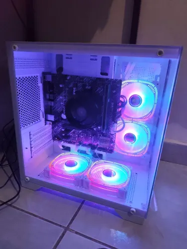 PC Gamer Ryzen 5 5600GT / 16GB RAM / SSD 480GB / Gabinete Aquário Branco RGB