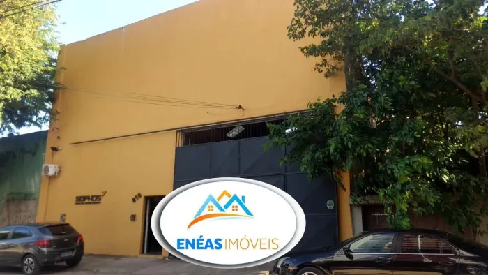 GALPÃO COM 900M² - BAIRRO DO CORDEIRO
