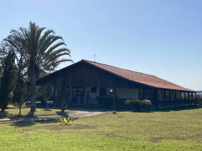 VASSOURAS - FAZENDA, 38 HECTARES, SEDE: 520 M², 5 QUARTOS, 2 COZINHAS, LAGO