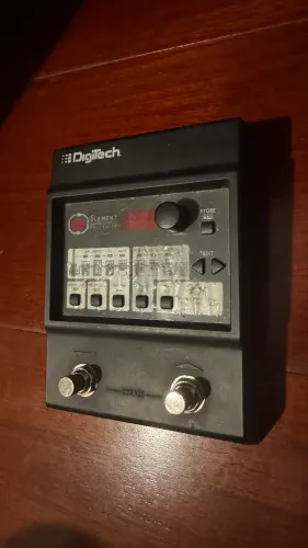 Pedaleira DigiTech Element Multi-Efeitos + Fonte