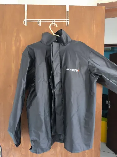 Conjunto de capa de chuva para motoqueiro NOVA! Nunca usada.