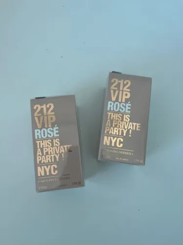 Perfume 212 VIP Rosé 50ml - Carolina Herrera (Novo, lacrado e original)