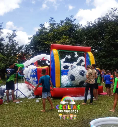 Canhão de Espuma e Futebol de Sabão 