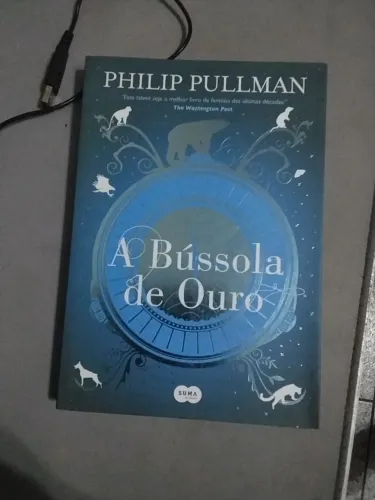 Livro A Bússola de Ouro em ótimo estado