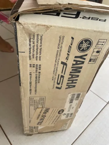 TECLADO YAMAHA psr-F51