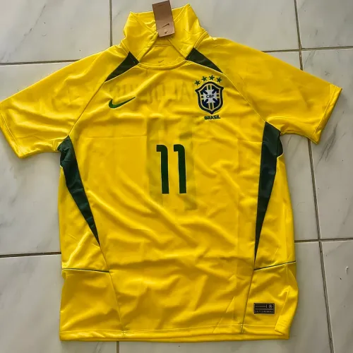 Camisa do Brasil modelo 2002 Ronaldinho gaúcho TAM M
